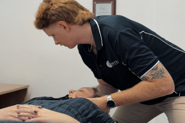 Chiropractor spinal manipulation